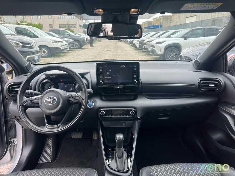 Toyota Yaris 1.5 hybrid Lounge