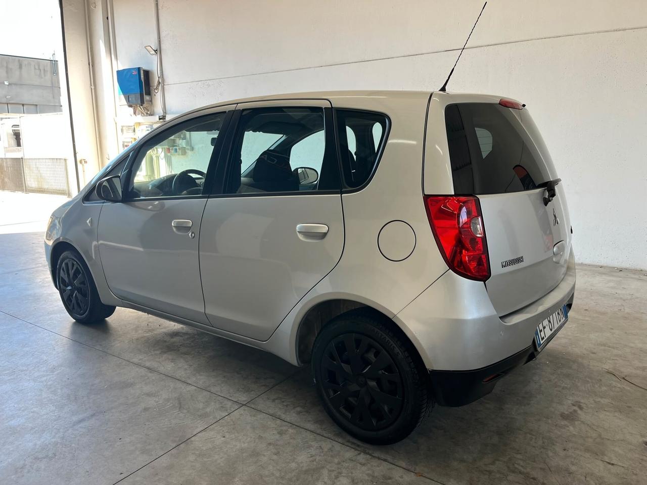 Mitsubishi Colt MITSUBISCHI 1.1 BENZINA