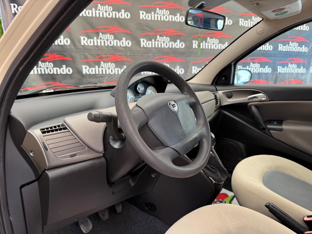 Lancia Ypsilon 1.2 Argento