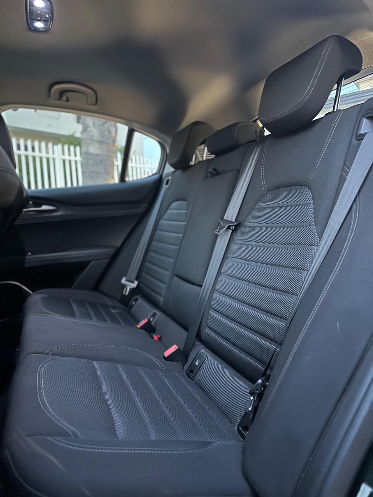 Alfa Romeo Stelvio 2.2 Turbodiesel 160 CV AT8 RWD Business