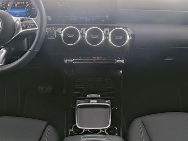 MERCEDES-BENZ A 180 Automatic Progressive Advanced