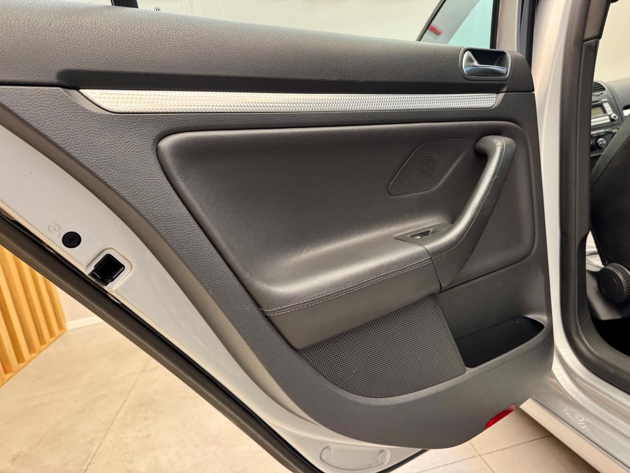 VOLKSWAGEN GOLF R32 5PORTE DSG PELLE TETTO 250CV PERMUTE FULL