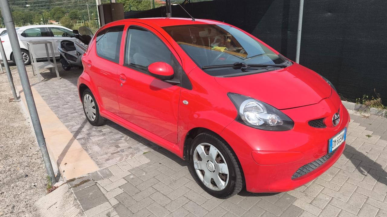 Toyota Aygo 1.0 12V VVT-i 5 porte Sound