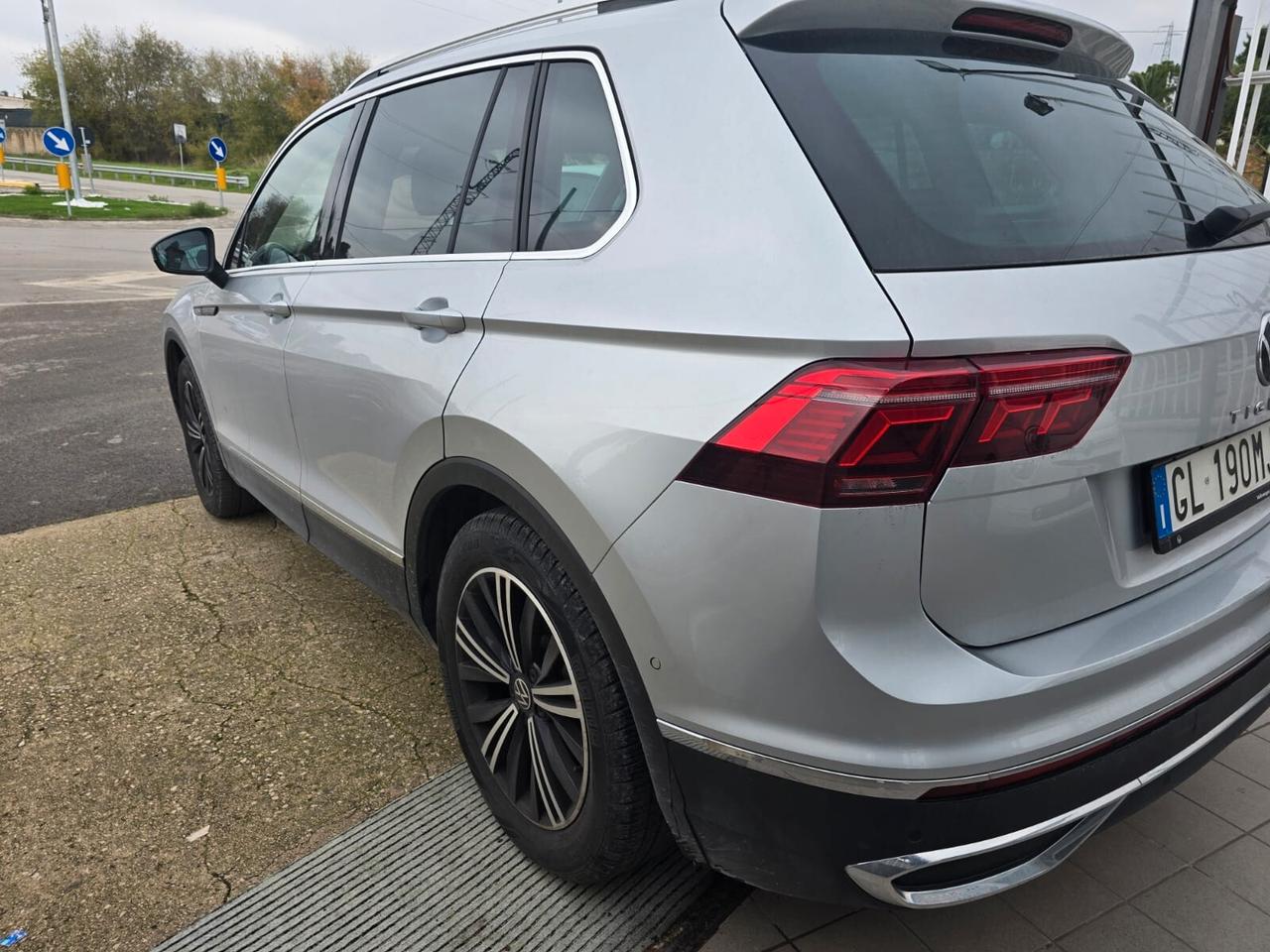 Volkswagen Tiguan 2.0 TDI 150 CV SCR DSG R-Line