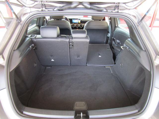 MERCEDES-BENZ A 180 Automatic Premium