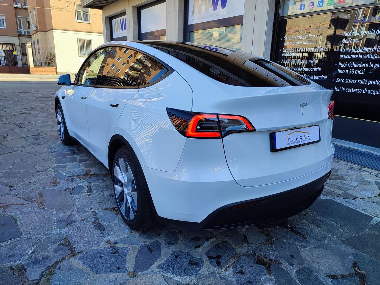 Tesla Model Y Standard Range (RWD) Single Mo #9482