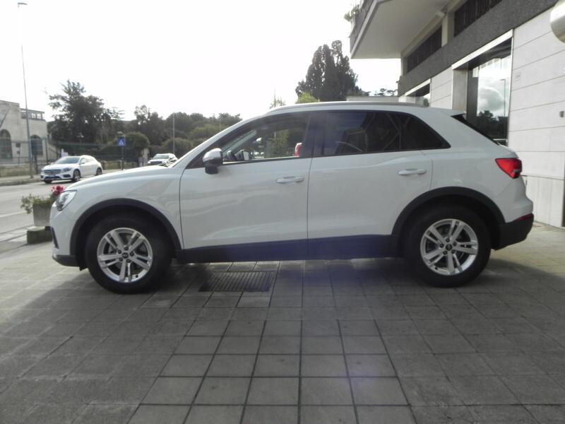 Audi Q3 35 TDI S tronic Business