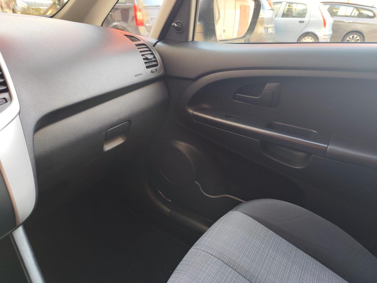 Kia Venga 1.4 BENZINA 90 cv * 108.000km*