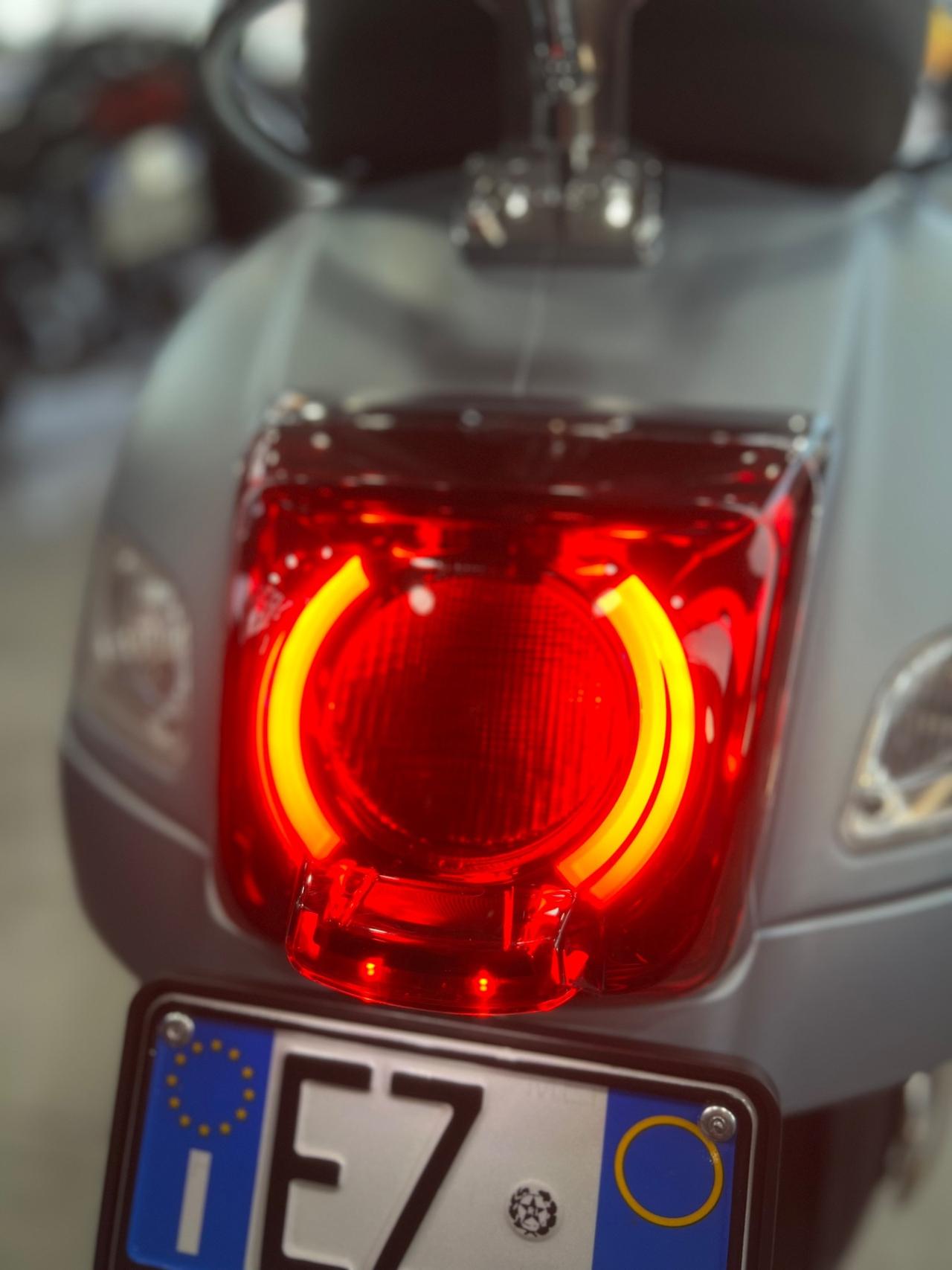 Piaggio Vespa 300 GTS SUPER TECH - 2022
