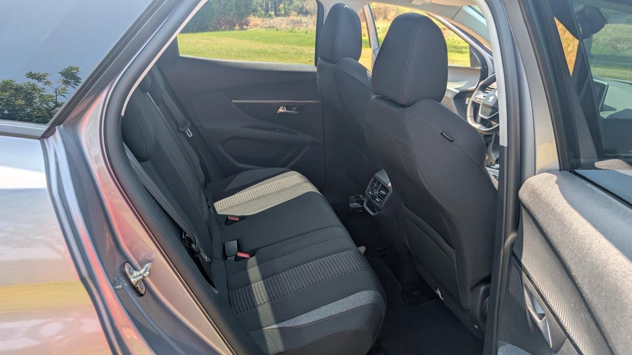 Peugeot 3008 BlueHDi 130 EAT8 TETTO APRIBILE