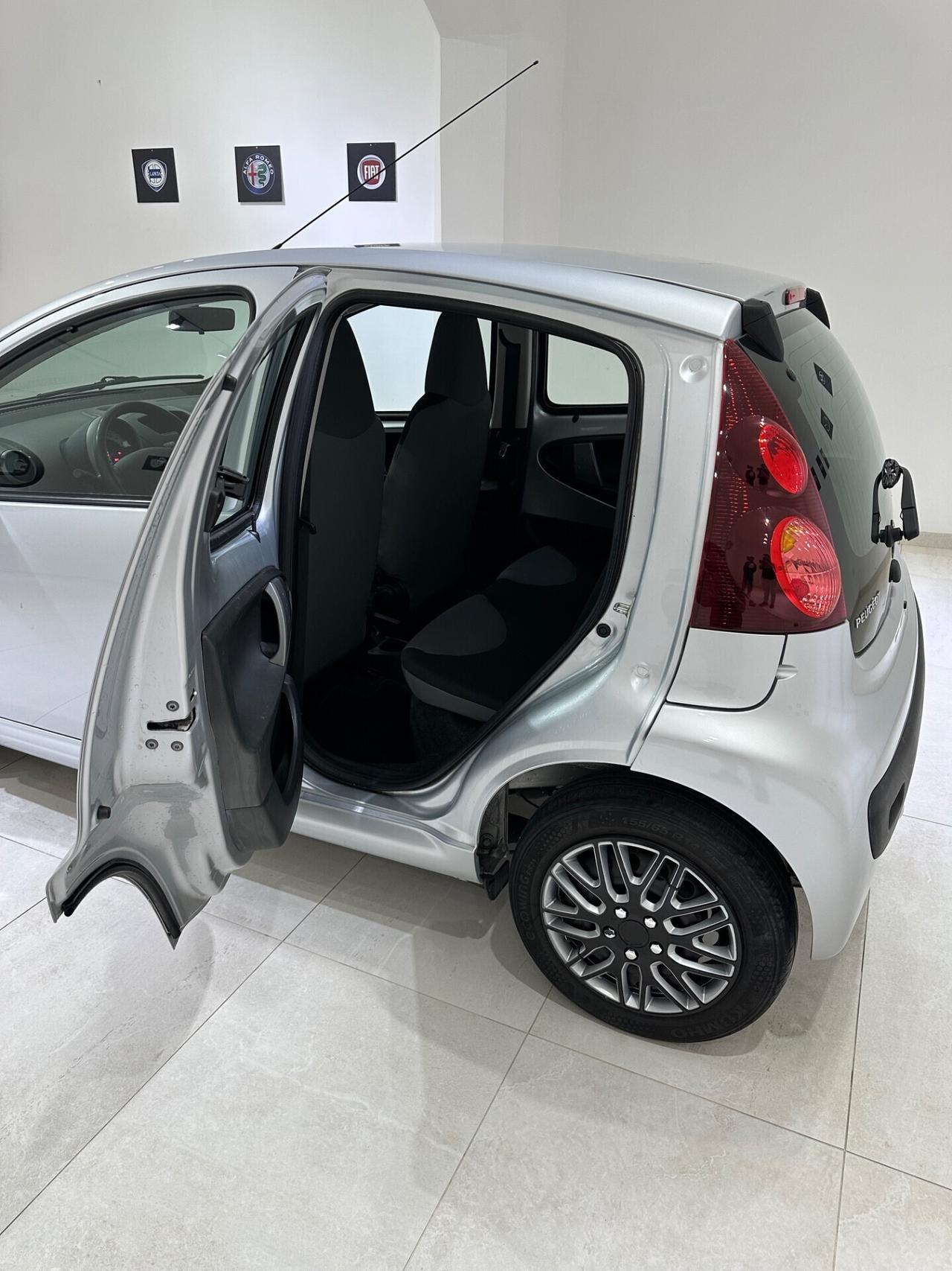 PEUGEOT 107 CON SOLI 54329 KM ITALIANA