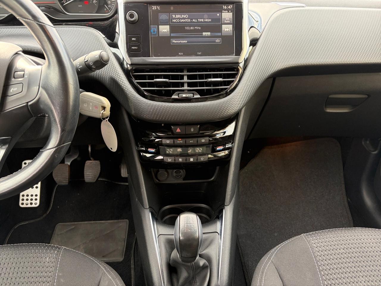 Peugeot 208 PureTech 82 5p. GPL Allure