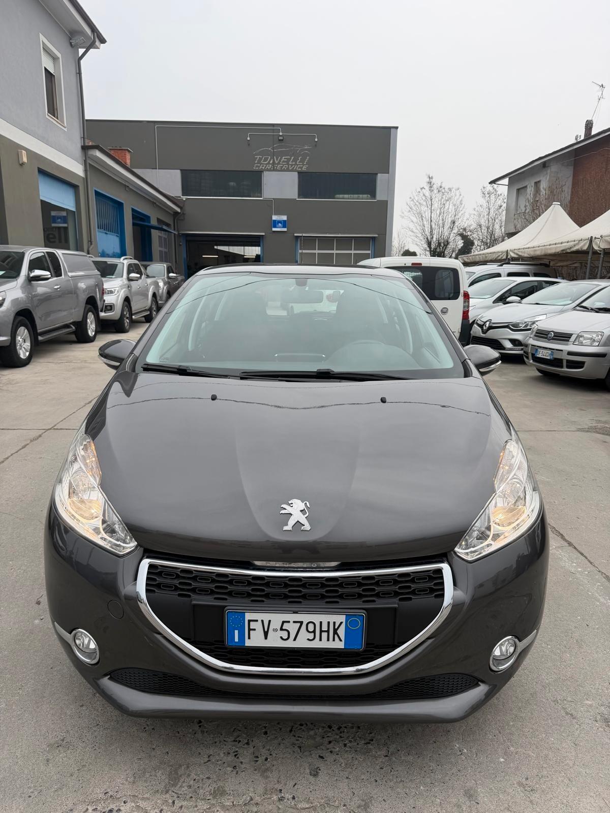 Peugeot 208 PureTech 82 5 porte Allure
