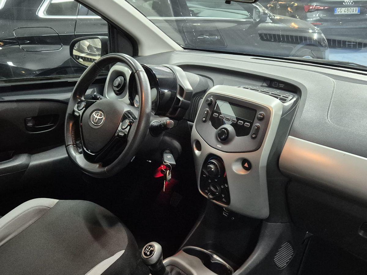 TOYOTA - Aygo - 1.0 VVT-i 69 CV 5 porte x-clusiv