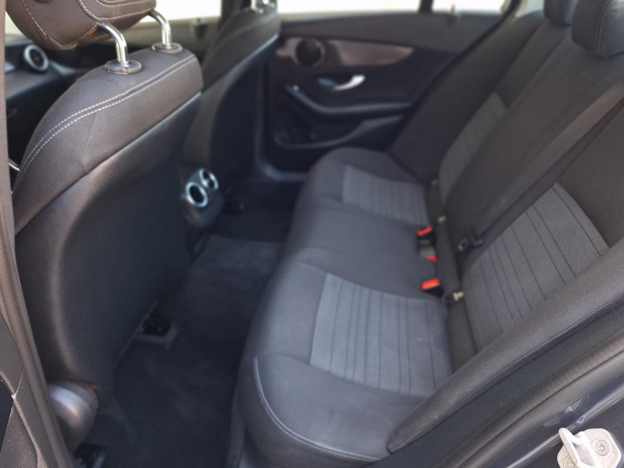 Mercedes Benz C 200 136cv. Automatica