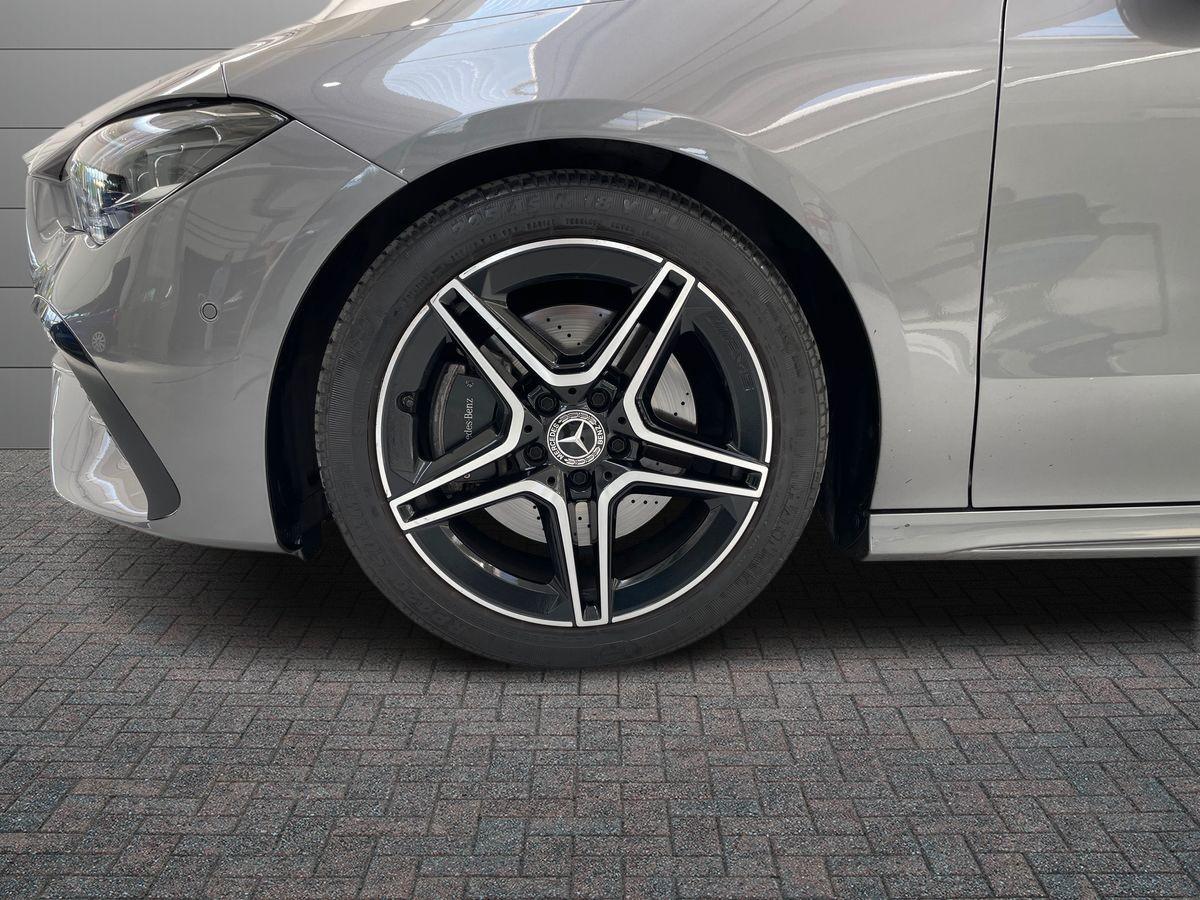 Mercedes-Benz CLA Coupe - C118 2023 - CLA Coupe 200 d AMG Line Premium auto