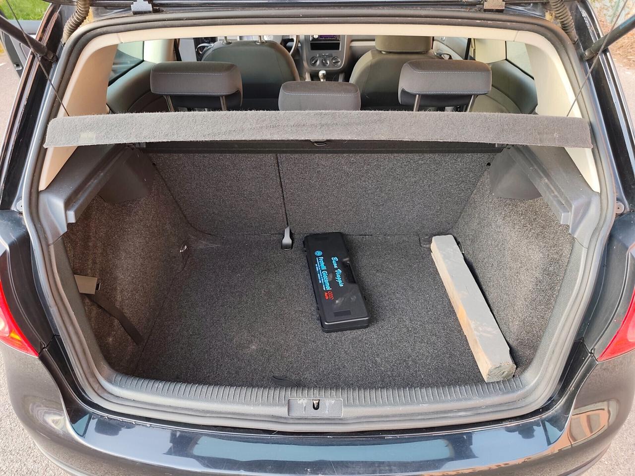 Volkswagen Golf 5 1.6 Benz 1 proprietario