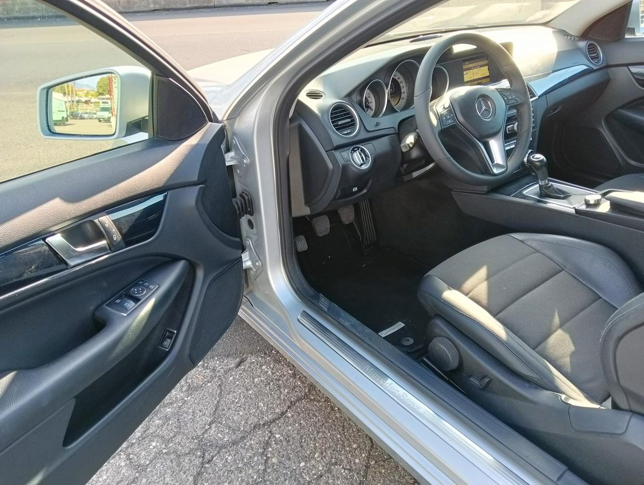 Mercedes-benz C 220 CDI BlueEFFICIENCY Avantgarde