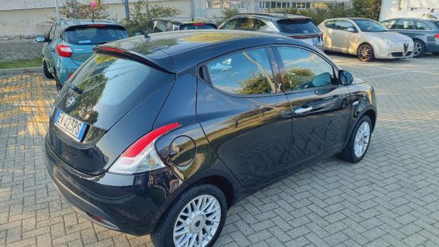 LANCIA Ypsilon 1.2 69 CV 5 porte Silver