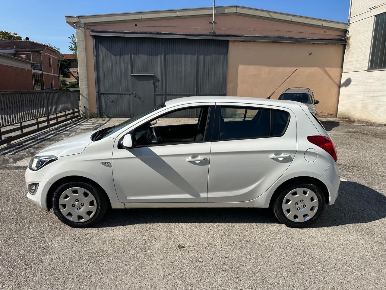 Hyundai i20 1.2 5p. Finanziabile OK NEOPATENTATI