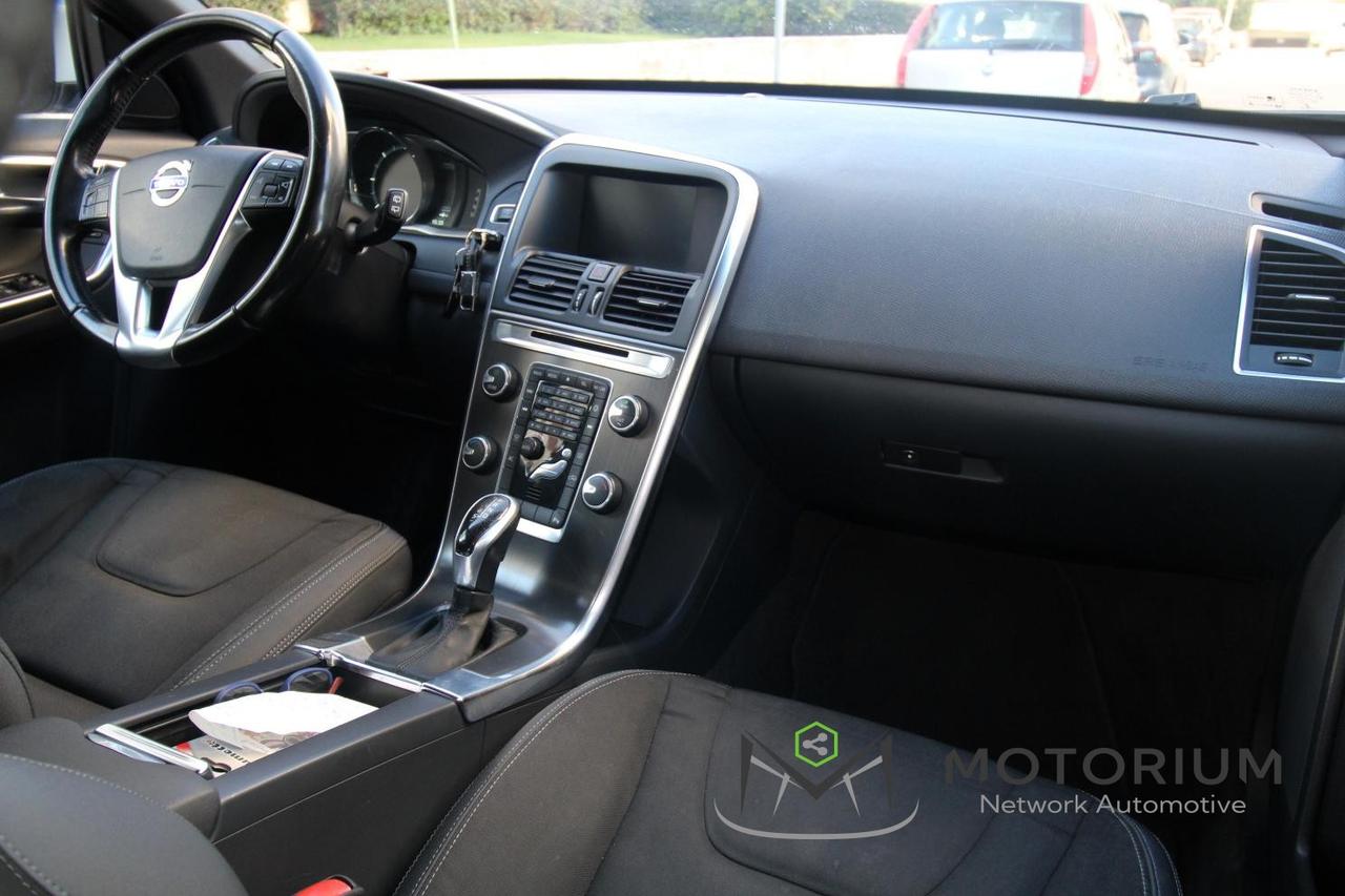 Volvo XC60 D3 Geartronic R-design Momentum