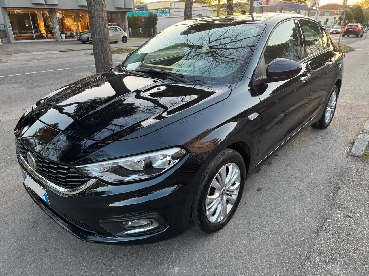 Fiat Tipo 1.3 Mjt 4 porte NEOPATEN GARANZIA 12 MESI
