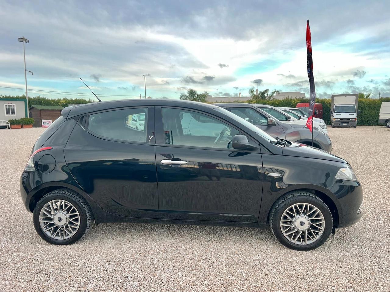 Lancia Ypsilon 1.2 5 porte