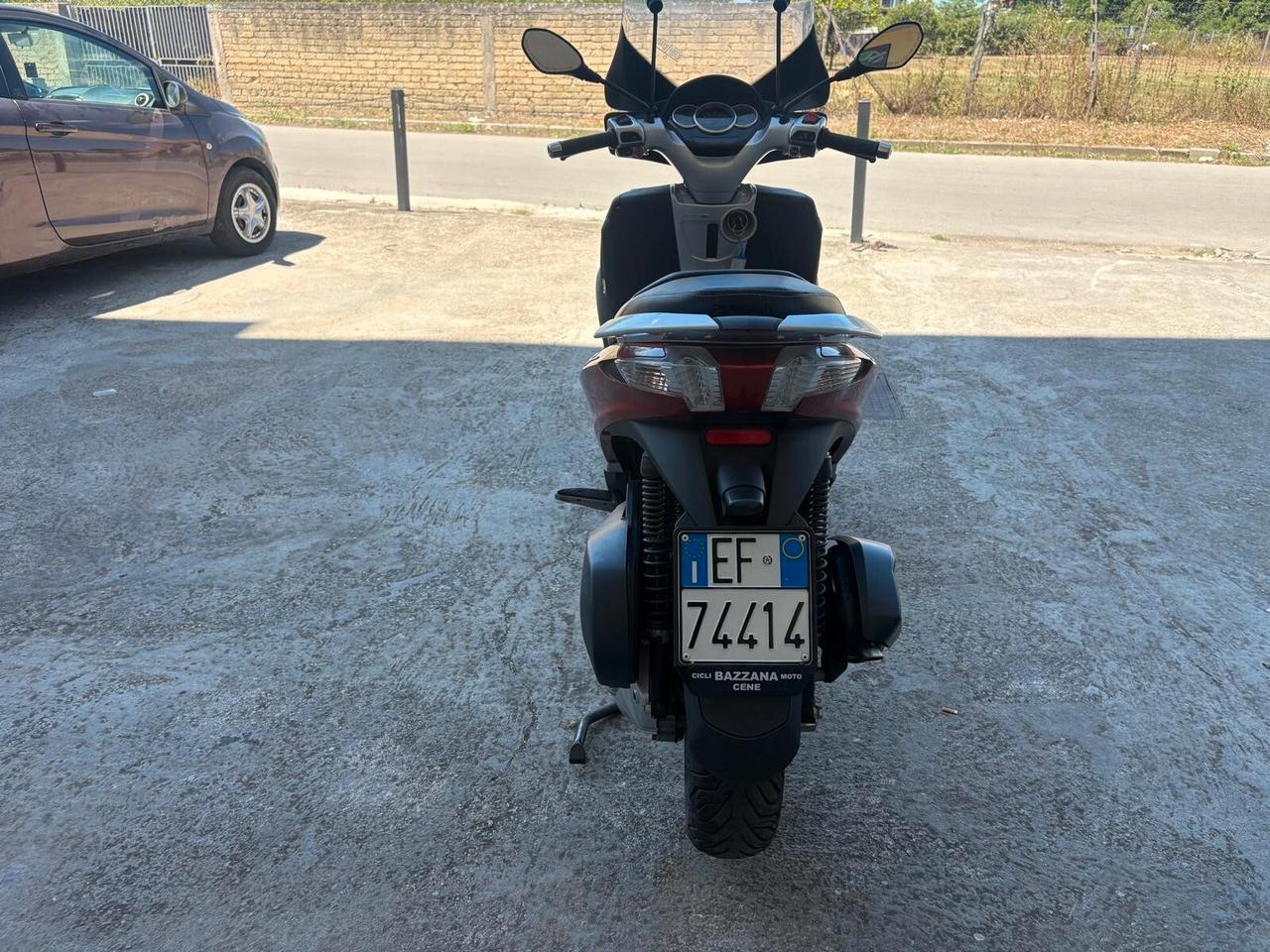 Piaggio MP3 300