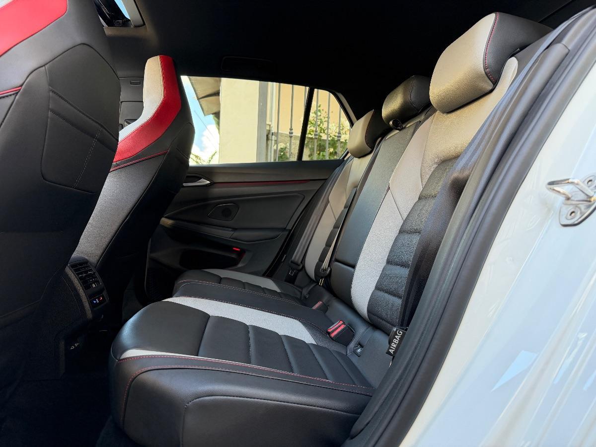 Volkswagen Golf 8 GTI 2.0 TSI 245 CV