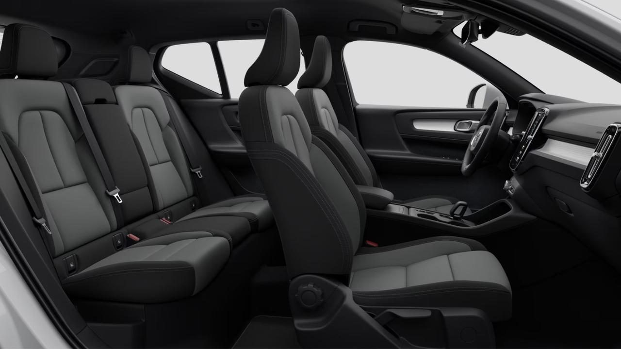 VOLVO XC40 CORE B3 AUTO PREZZO PROMO FINO A FINE MESE