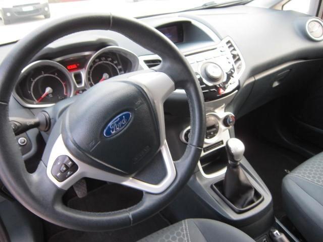 Ford Fiesta 1.4 TDCi 70CV 5 porte Titanium NEOPATENTATI