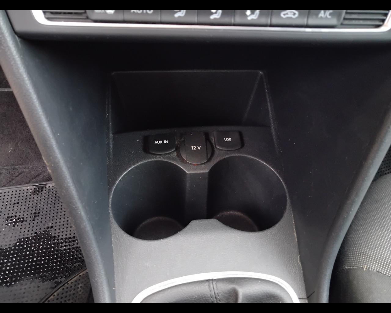 VOLKSWAGEN Polo V 2014 - Polo 5p 1.0 mpi Comfortline 75cv