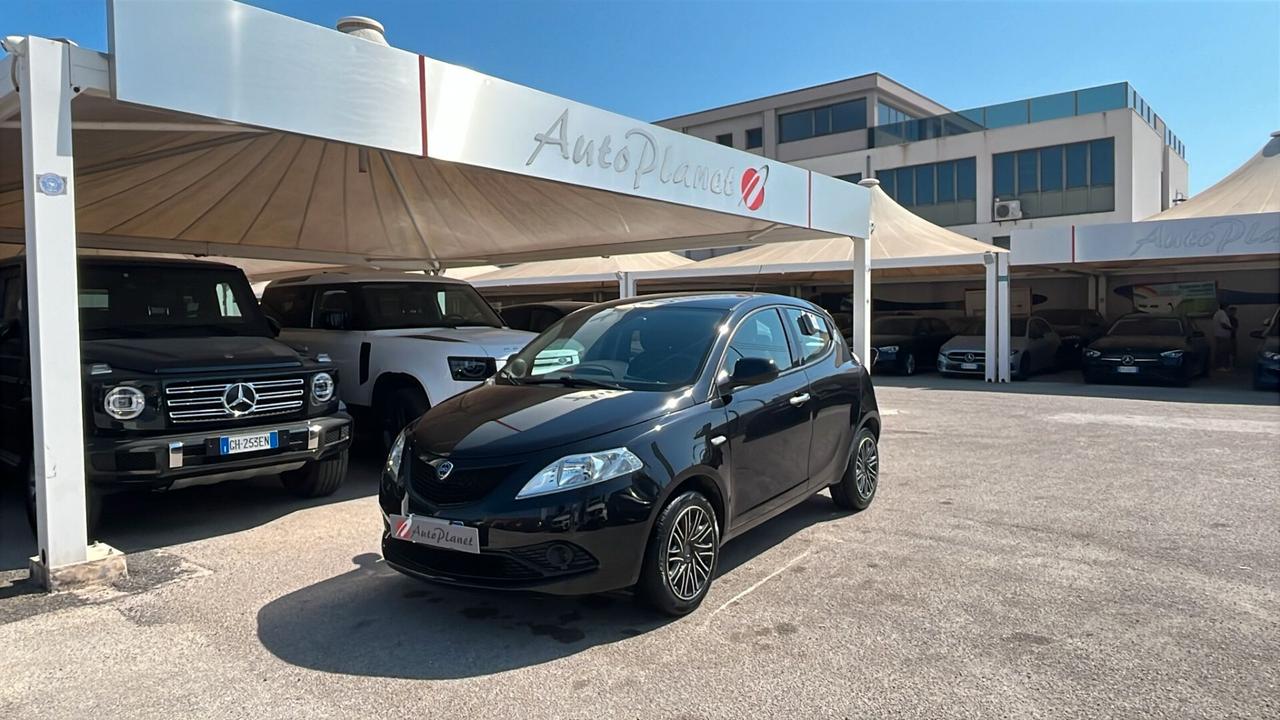 Lancia Ypsilon 1.2 69 CV 5 porte Gold