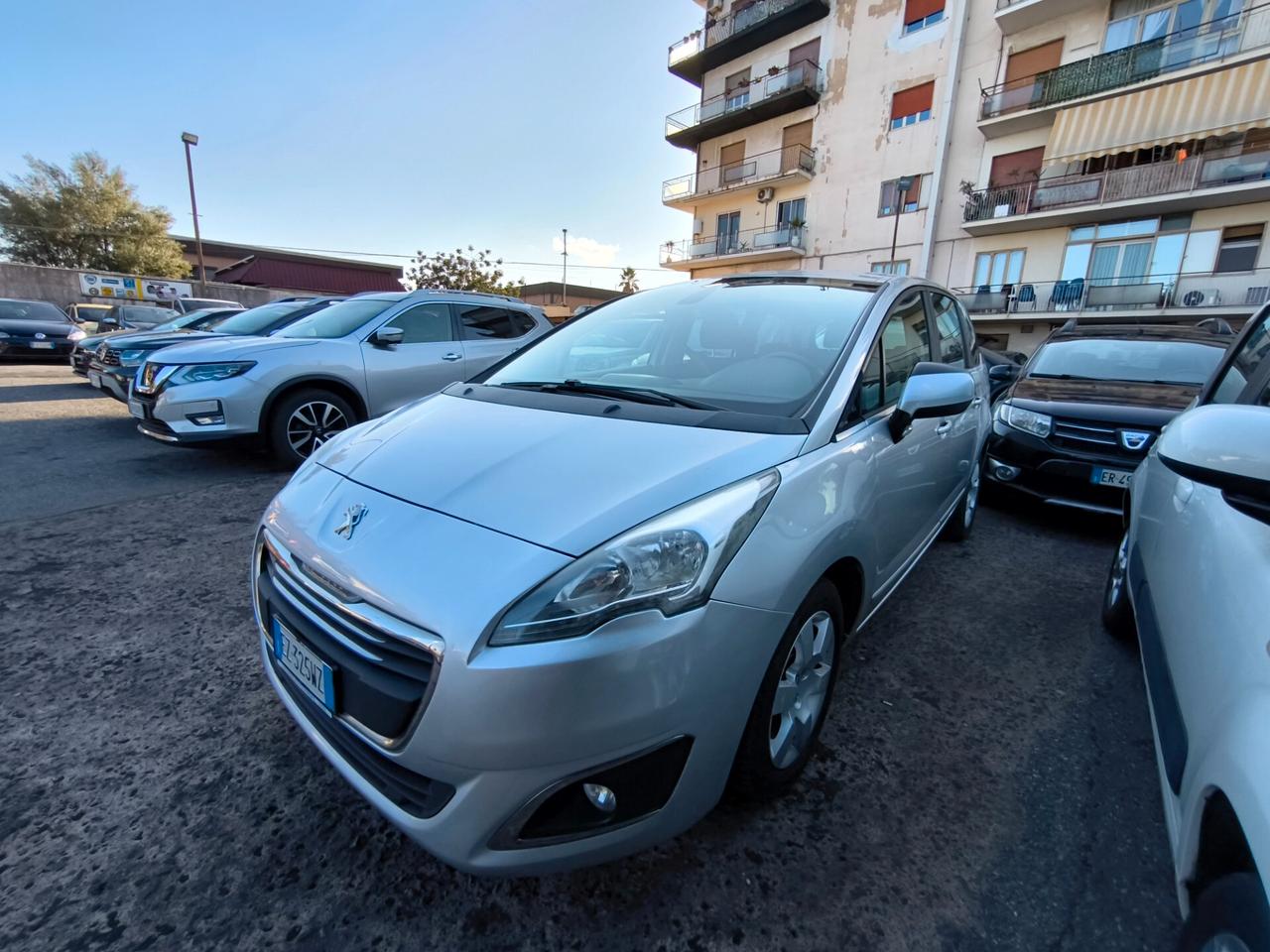 Peugeot 5008 1.6 HDi 115CV Business