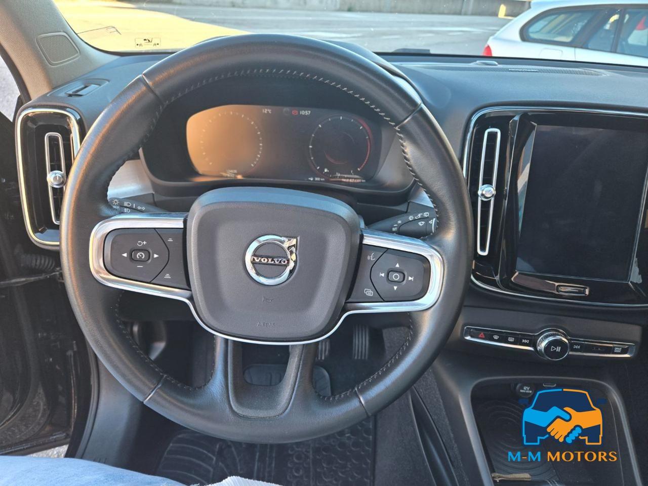 VOLVO XC40 D4 AWD Geartronic Momentum