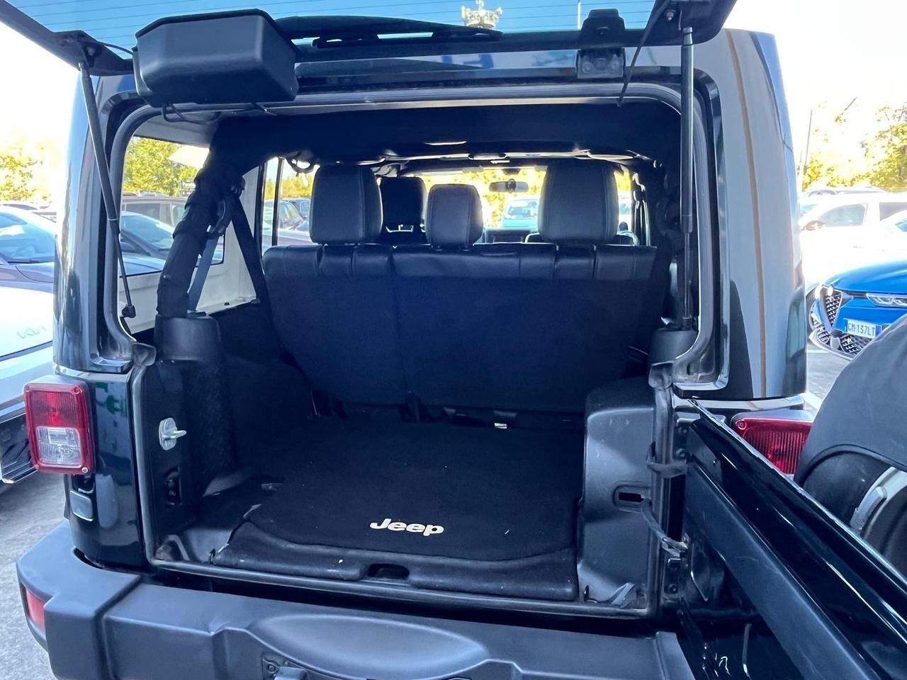 Jeep Wrangler Unlimited 2.8 CRD DPF Sahara Auto