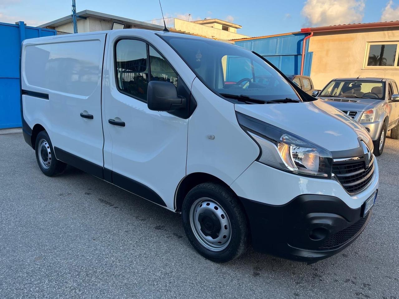 Renault trafic cargo 2.0 dci -2022