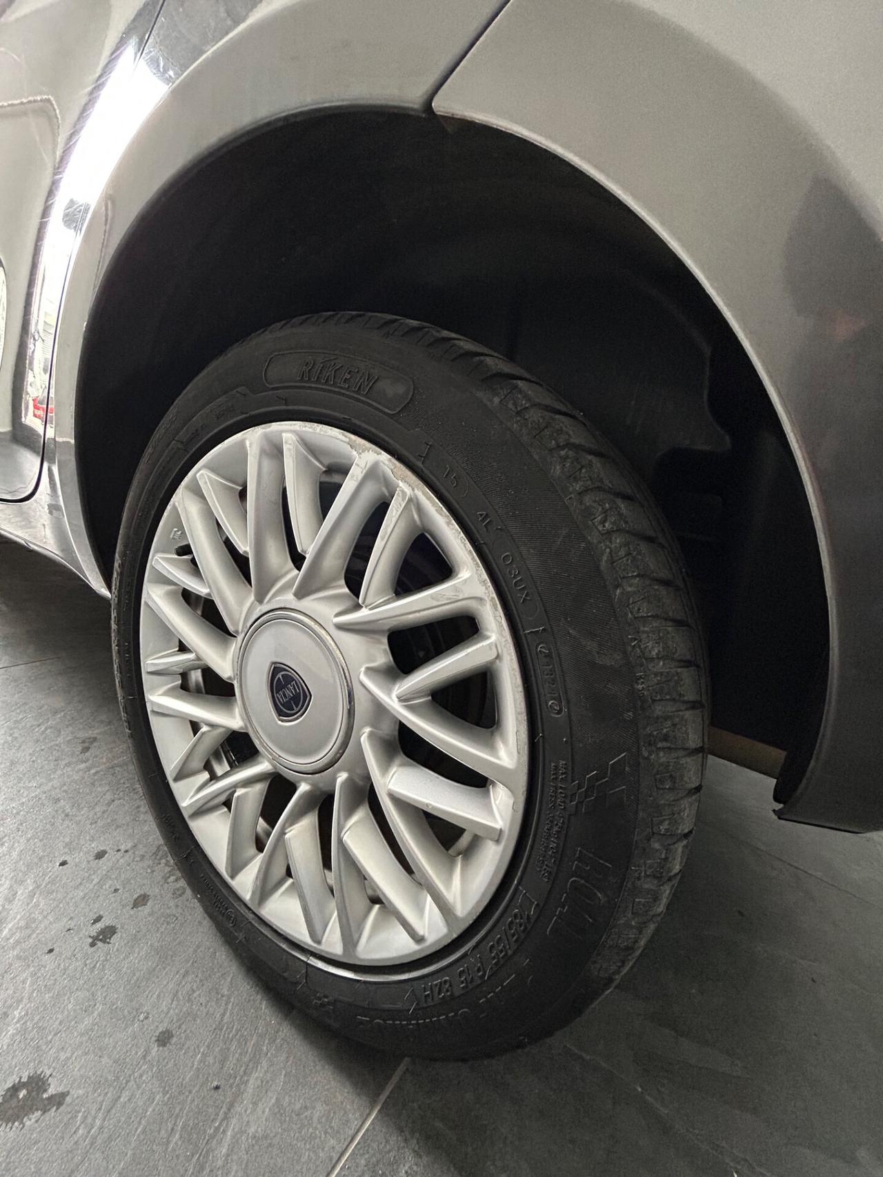 Lancia Ypsilon 1.2 69 CV 5 porte GPL Ecochic Gold