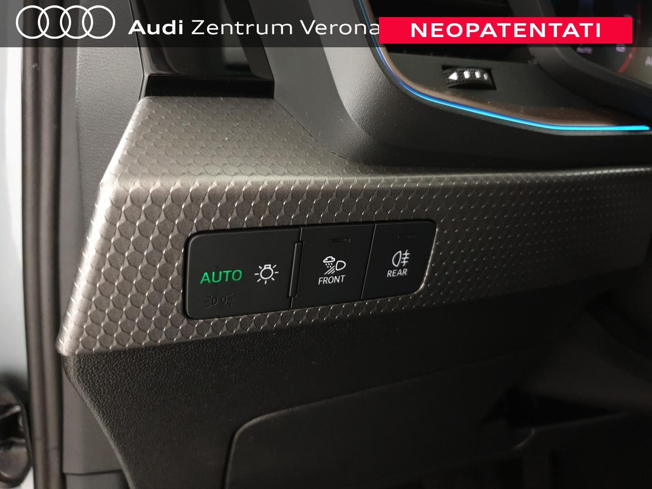 Allstreet 30TFSI 116CV S tronic Identity Contrast