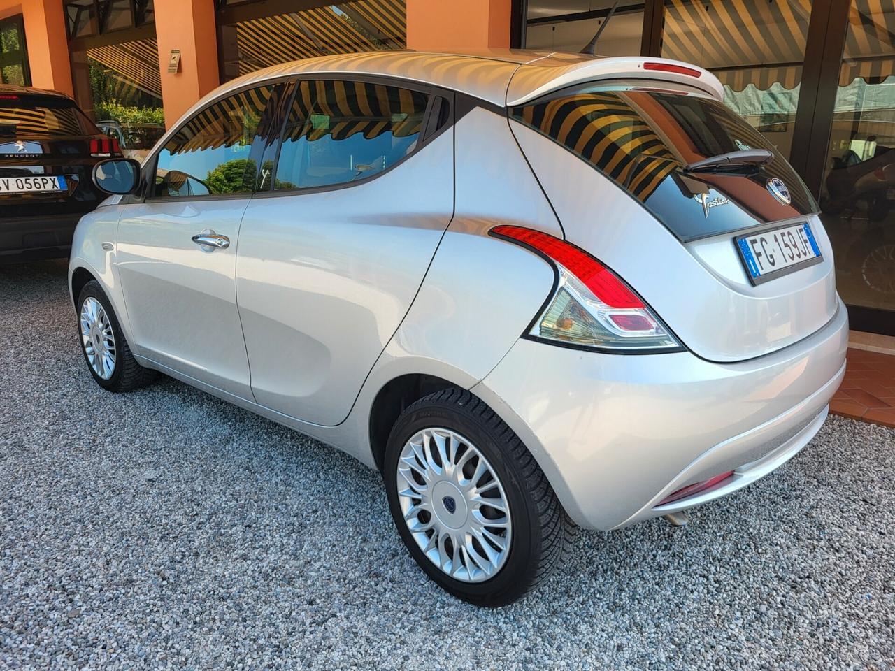 Lancia Ypsilon 1.2 69 CV 5 porte Silver