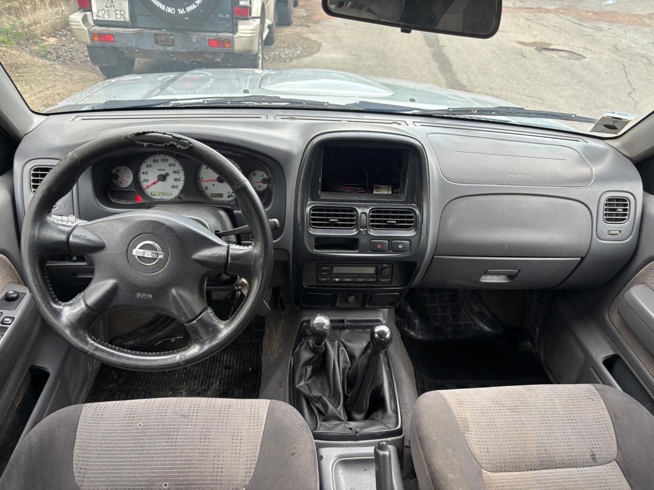 Nissan Navara 2500 turbo diesel 133cv