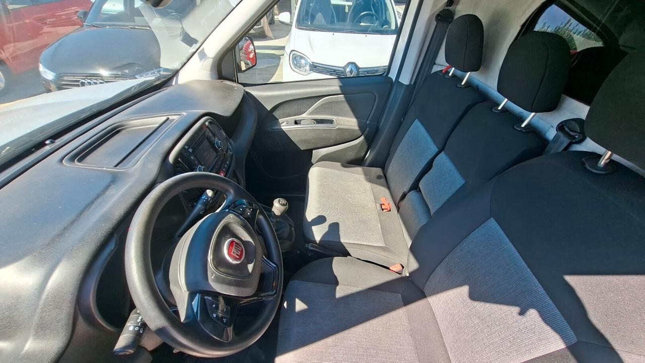 Fiat Doblò Cargo 1.6 MJT con tetto apribile posteriore