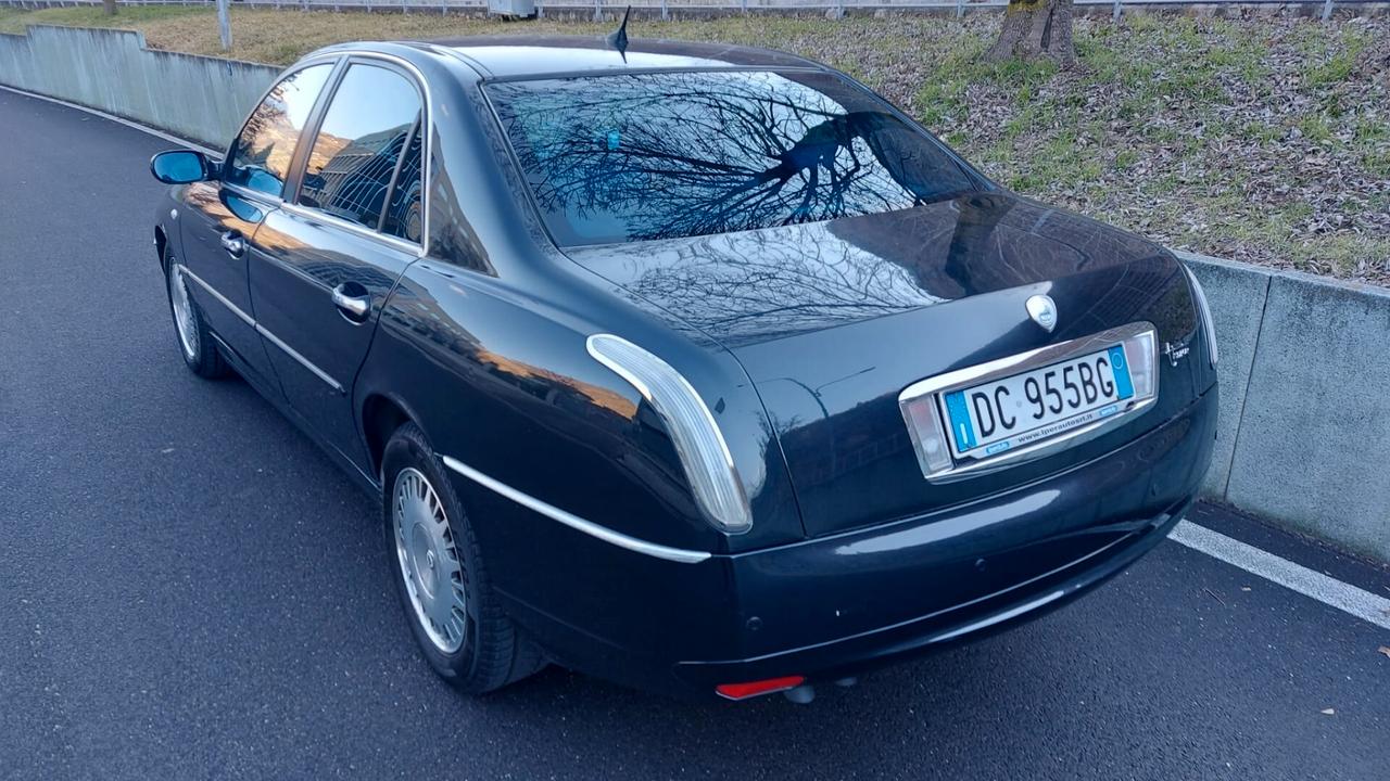 LANCIA THESIS 2.4 JTD EMBLEMA