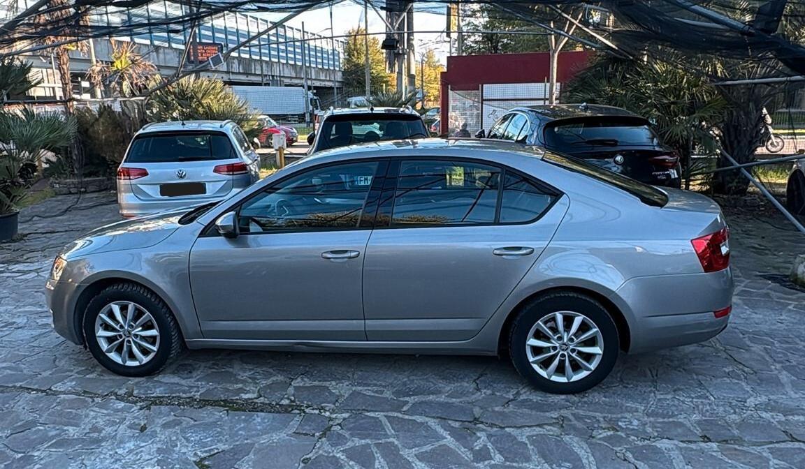 Skoda Octavia 1.6 TDI 105 CV Elegance