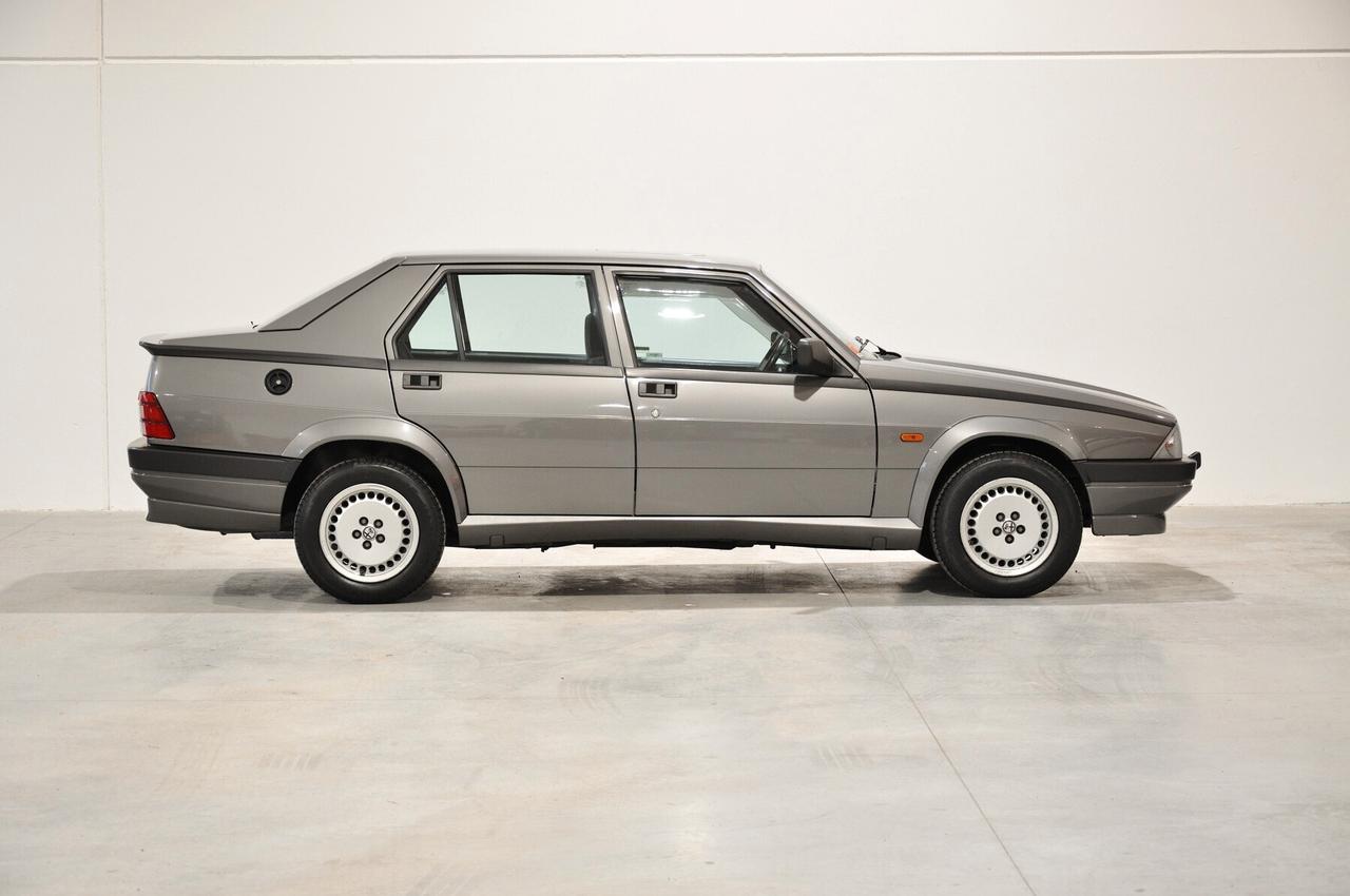 Alfa Romeo 75 2.0i Twin Spark ASI CRS targa Milano