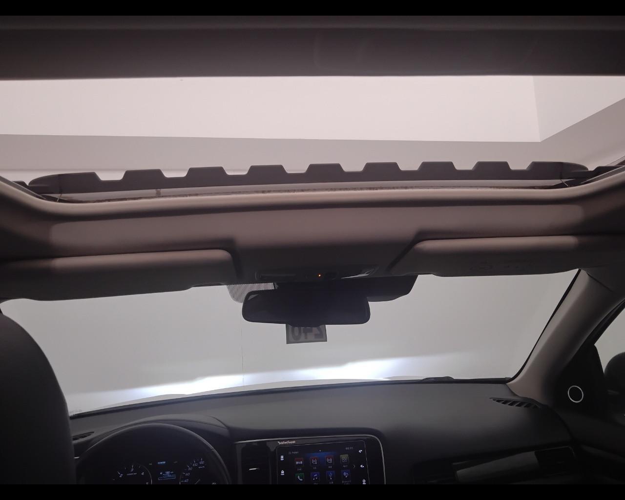 MITSUBISHI Outlander III 2016 - Outlander 2.2 Instyle Plus Sda Diam.Pac