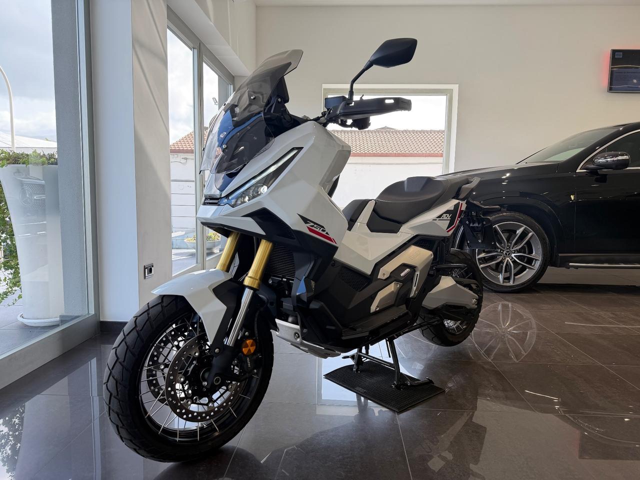 Honda X-ADV 750 advenure garanzia casa madre