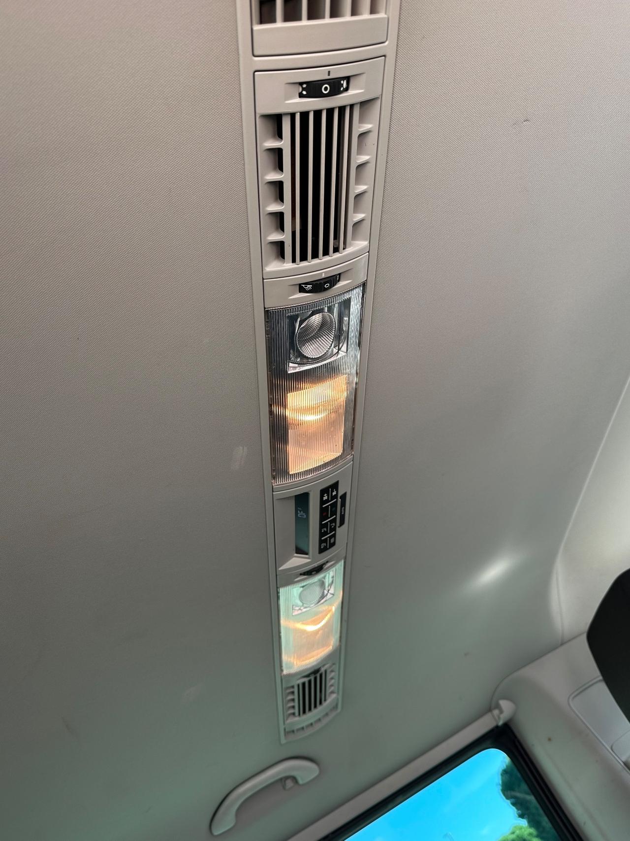 Volkswagen Caravelle 2.0 TDI 150CV PC Trendline