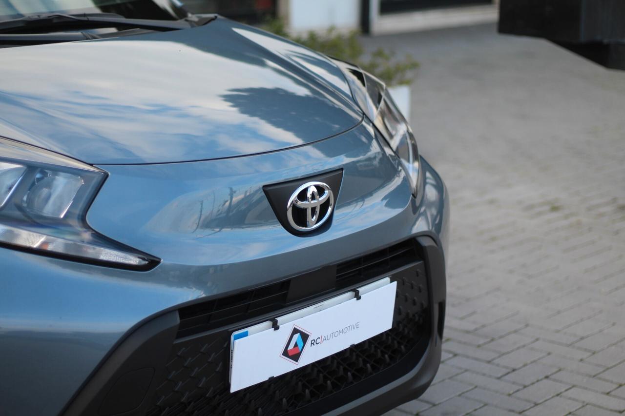 Toyota Aygo X CROSS 1.0 ACTIVE LOOK | GAMMA IN PRONTA CONSEGNA