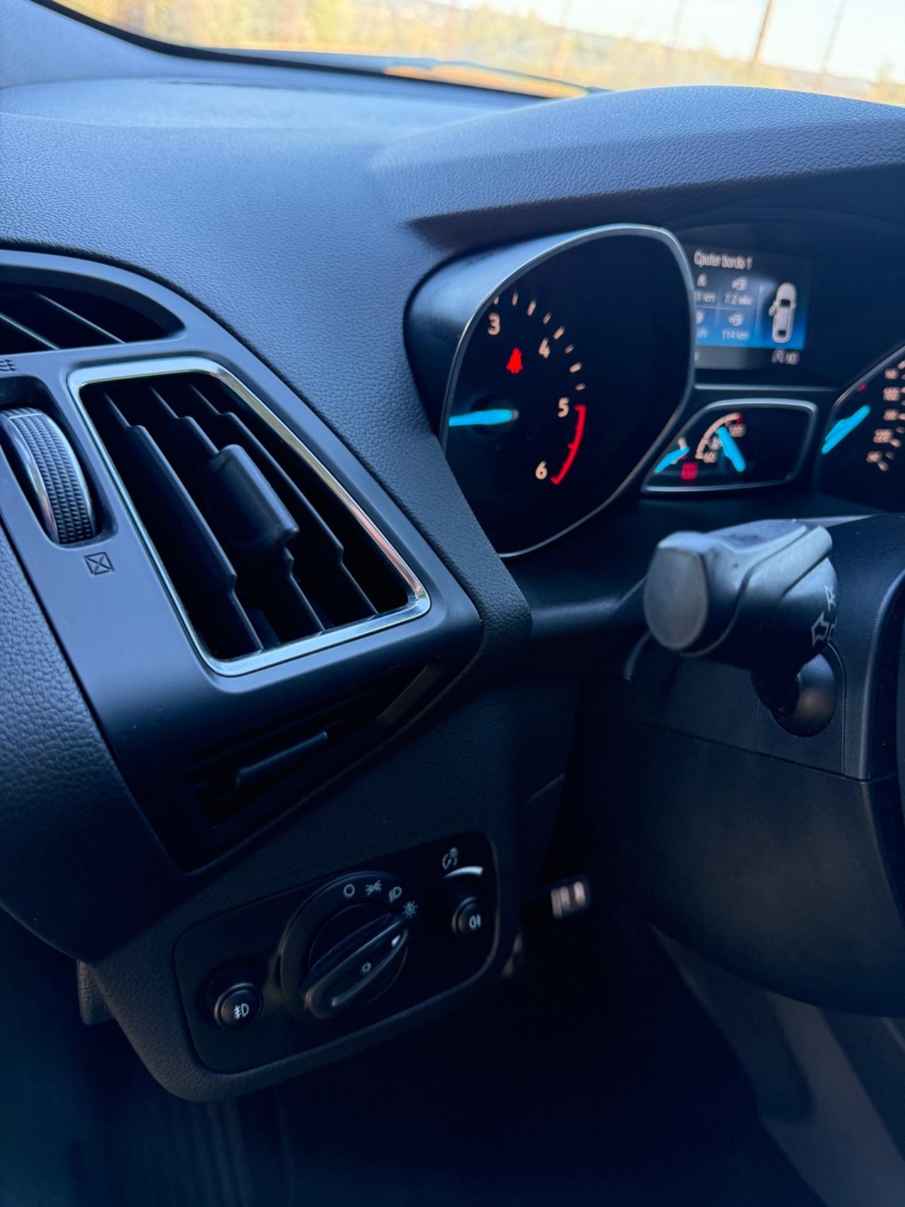 Ford Kuga 1.5 TDCI 120 CV S&S 2WD ST-Line